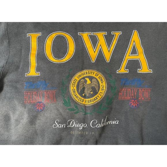 Vintage 90s Iowa Hawkeyes Holiday Bowl FADED Large Crewneck Sweatshirt VTG - Picture 3 of 7